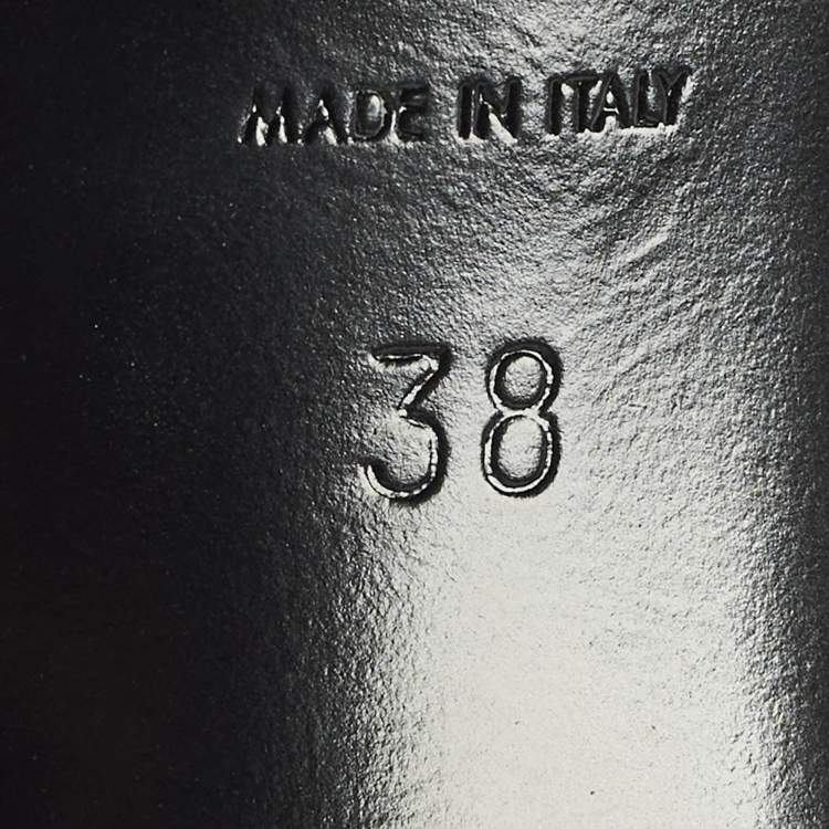 مملوكة مسبقًا Saint Laurent Jane Size 38 Beige Patent Leather Ankle Strap Sandals