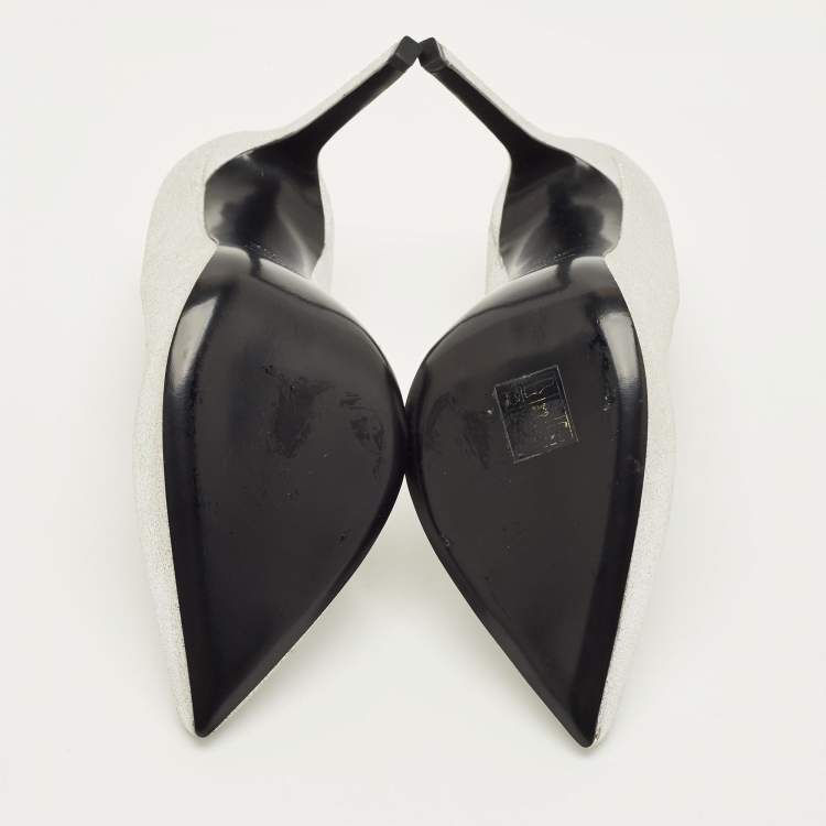 مملوكة مسبقًا Saint Laurent Zoe Size 38.5 Silver Leather Pumps