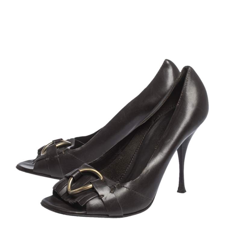 مملوكة مسبقًا Saint Laurent Dark Brown Leather Ring Buckle Fringe Peep toe Pumps Size 39.5