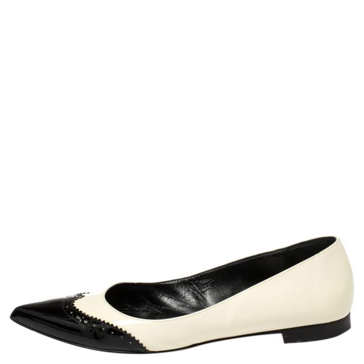 Pre Owned Saint Laurent White/Black Brogue Patent Leather Paris Pointed Toe Flats Size 40.5