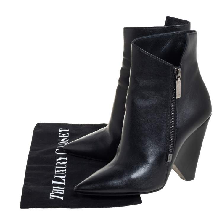 Pre Owned Saint Laurent Black Leather Pointed Toe Ankle Boots Size 37.5