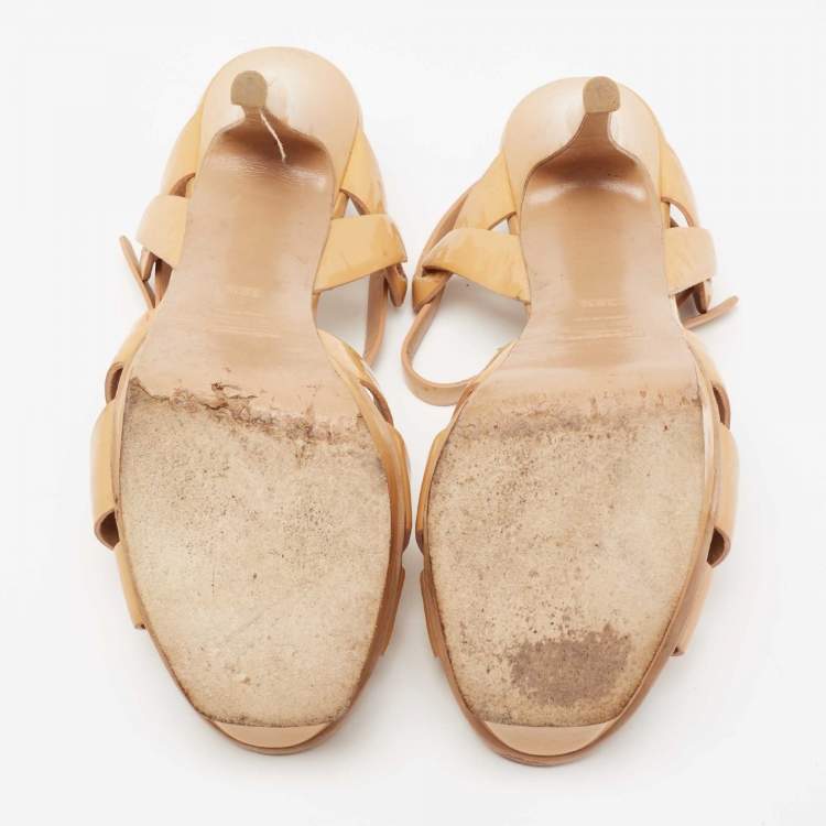 مملوكة مسبقًا Saint Laurent Beige Patent Leather Tribute Platform Sandals Size 38.5 