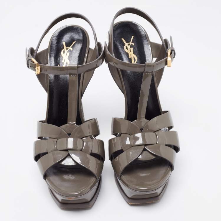 مملوكة مسبقًا Saint Laurent Grey Patent Leather Tribute Sandals Size 39