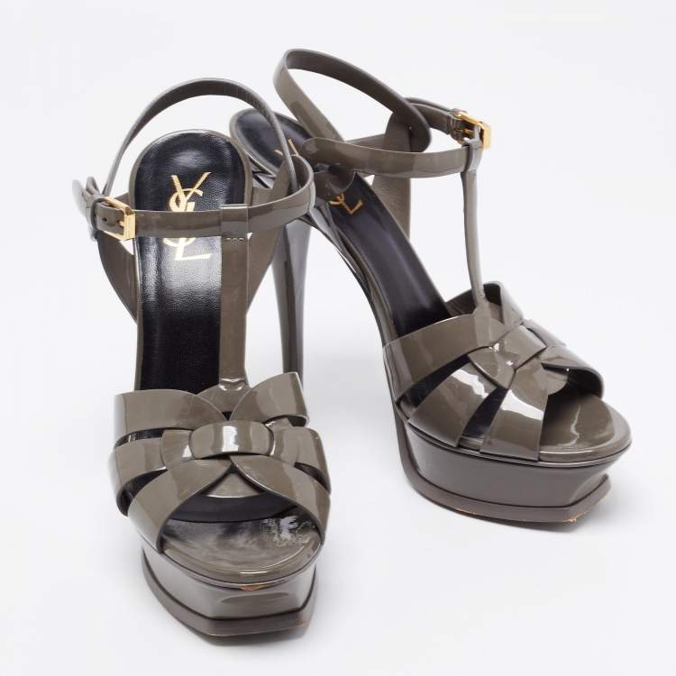 مملوكة مسبقًا Saint Laurent Grey Patent Leather Tribute Sandals Size 39
