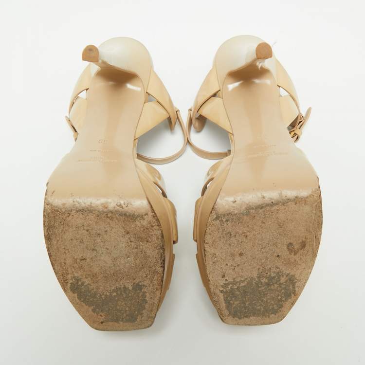 مملوكة مسبقًا Saint Laurent Beige Patent Leather Tribute Platform Sandals Size 39