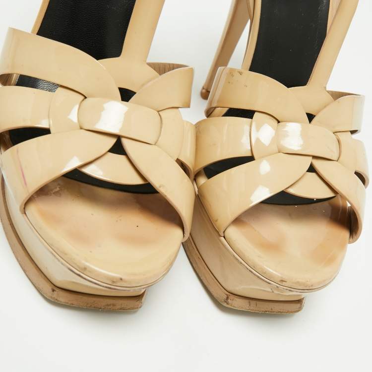 مملوكة مسبقًا Saint Laurent Beige Patent Leather Tribute Platform Sandals Size 39
