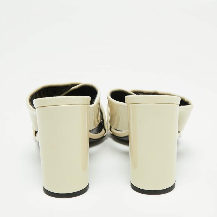 Pre Owned Saint Laurent Cream Patent Leather Loulou Sandals Size 37