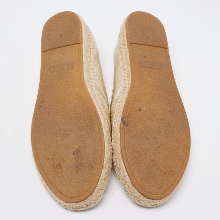 مملوكة مسبقًا Saint Laurent Light Gold Leather Embossed Logo Espadrille Flats Size 39.5