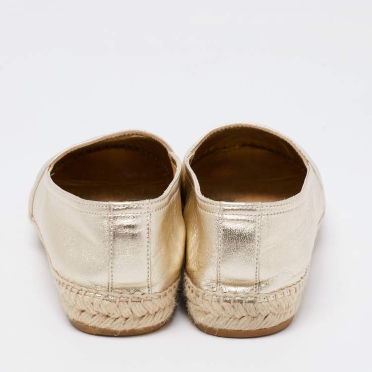 مملوكة مسبقًا Saint Laurent Light Gold Leather Embossed Logo Espadrille Flats Size 39.5