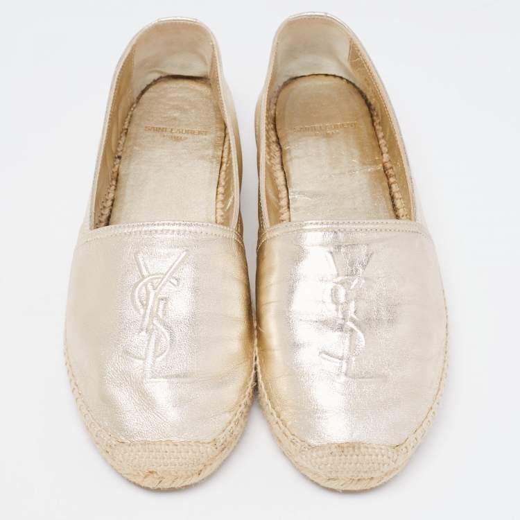 مملوكة مسبقًا Saint Laurent Light Gold Leather Embossed Logo Espadrille Flats Size 39.5