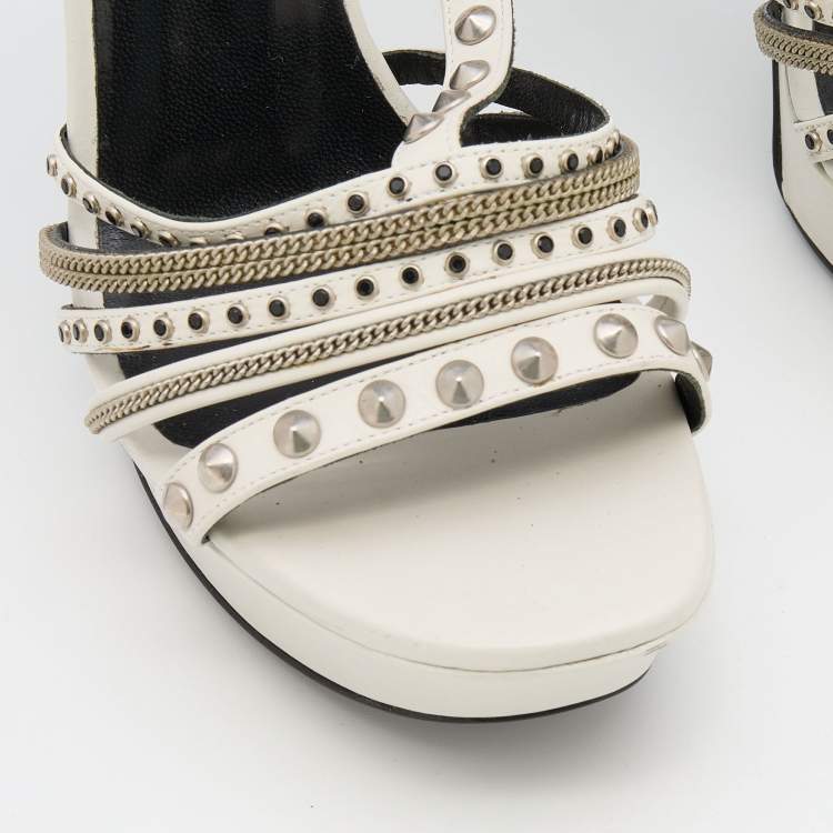 مملوكة مسبقًا Saint Laurent White Leather Alice Studded Platform Sandals Size 39.5