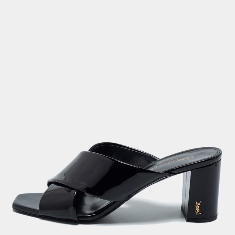 مملوكة مسبقًا Saint Laurent Black Patent Leather Loulou Slide Sandals Size 38.5