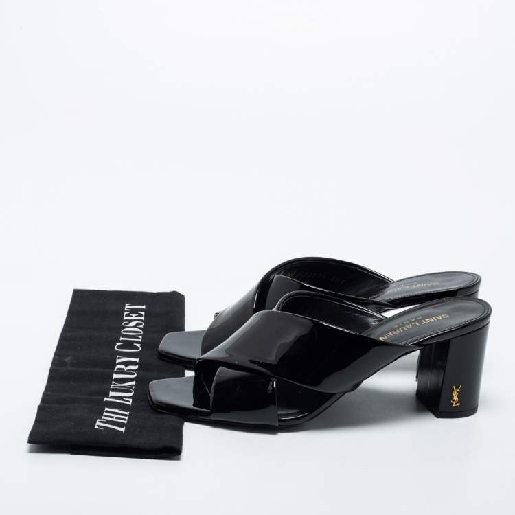 مملوكة مسبقًا Saint Laurent Black Patent Leather Loulou Slide Sandals Size 38.5