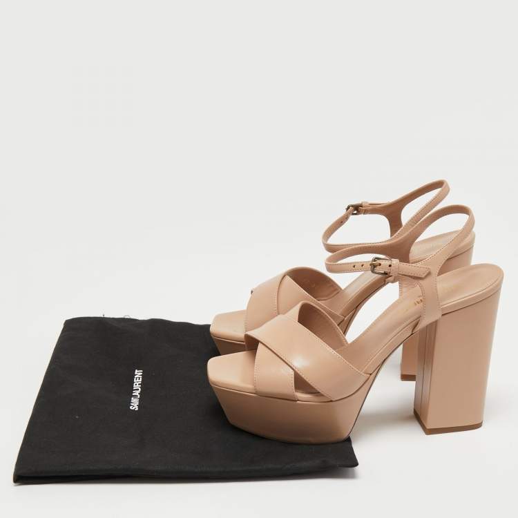 مملوكة مسبقًا Saint Laurent Beige Leather Farrah Sandals Size 38.5