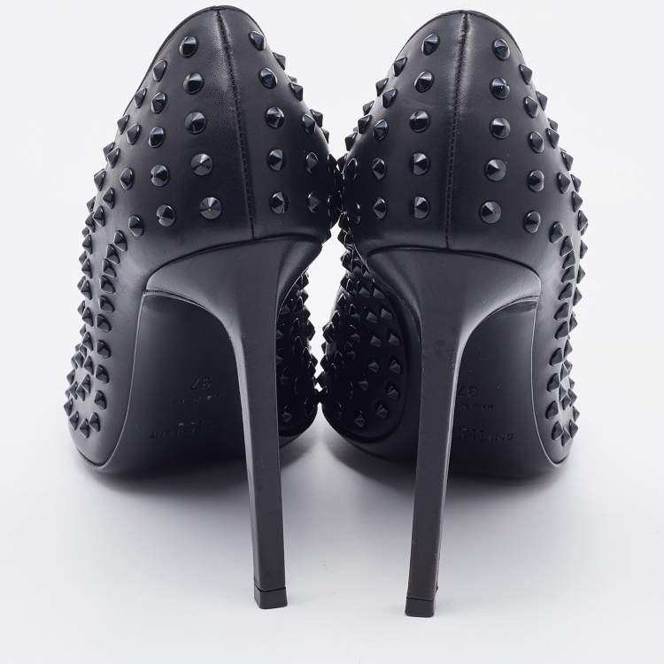 مملوكة مسبقًا Saint Laurent Black Leather Spiked Pointed Toe Pumps Size 37