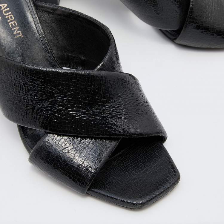 مملوكة مسبقًا Saint Laurent Black Patent Leather Loulou Cross Strap Slide Sandals Size 36