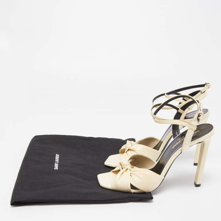 مملوكة مسبقًا Saint Laurent Cream Patent Leather Amy Sandals Size 38