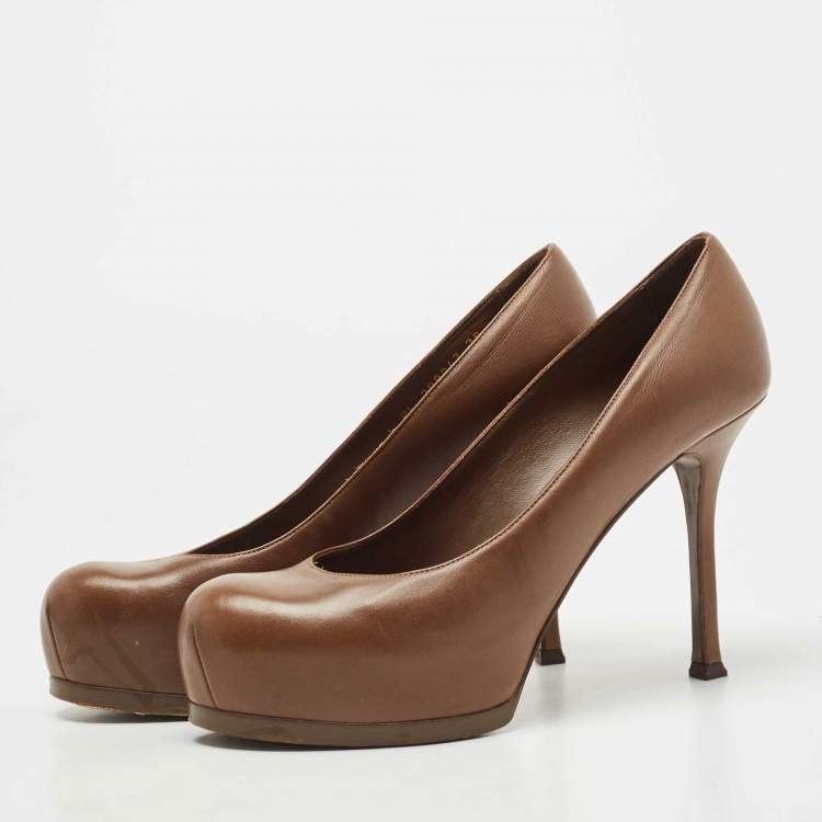 Pre Owned Saint Laurent Brown Leather Tribtoo Pumps Size 39