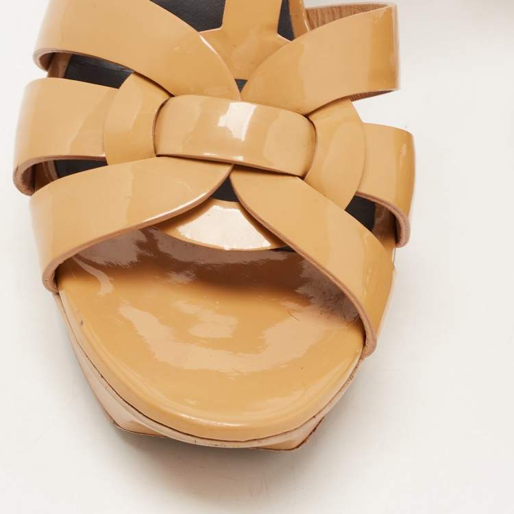 مملوكة مسبقًا Saint Laurent Beige Patent Leather Tribute Sandals Size 38