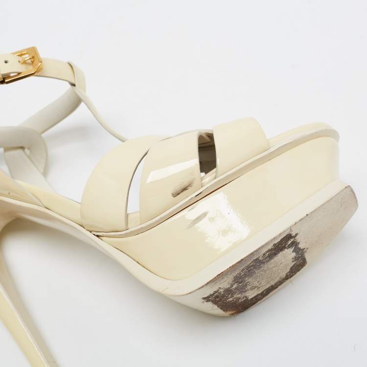 مملوكة مسبقًا Saint Laurent Cream Patent Leather Tribute Sandals Size 35