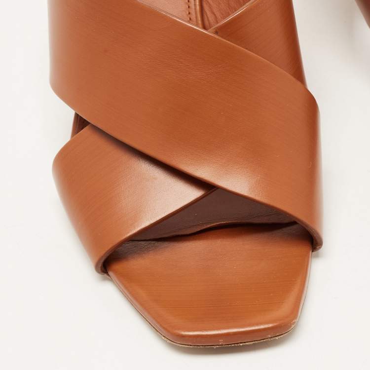 مملوكة مسبقًا Saint Laurent Brown Leather Loulou Slide Sandals Size 38.5