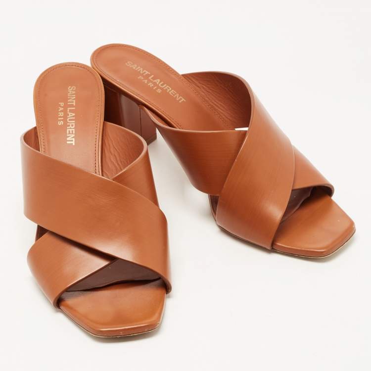 مملوكة مسبقًا Saint Laurent Brown Leather Loulou Slide Sandals Size 38.5