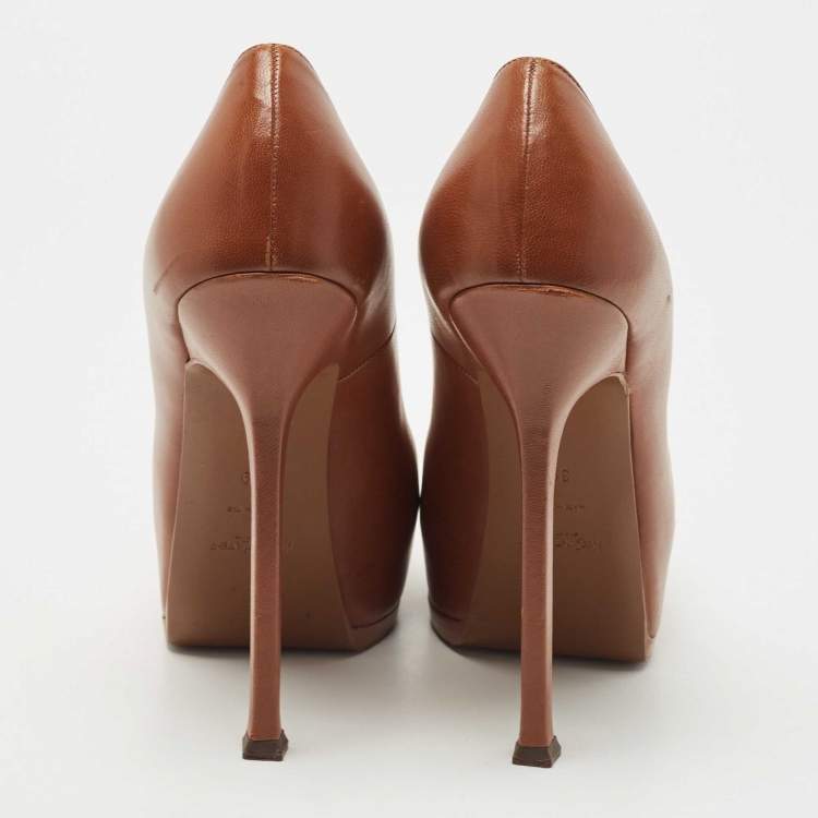 Pre Owned Saint Laurent Brown Leather Tribtoo Pumps Size 39