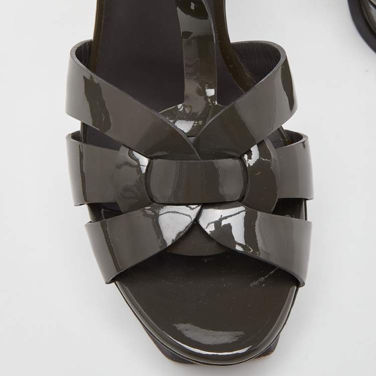 مملوكة مسبقًا Saint Laurent Grey Patent Leather Tribute Ankle Strap Sandals Size 37