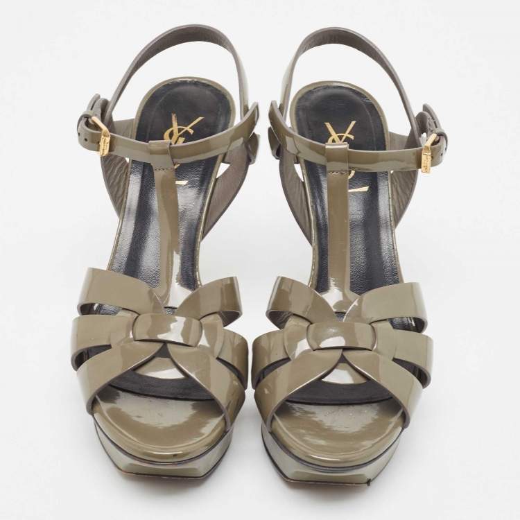 مملوكة مسبقًا Saint Laurent Grey Patent Leather Tribute Sandals Size 38