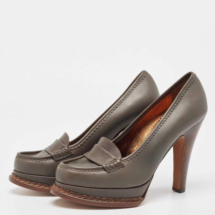 مملوكة مسبقًا Saint Laurent Grey Leather Platform Loafer Pumps Size 40