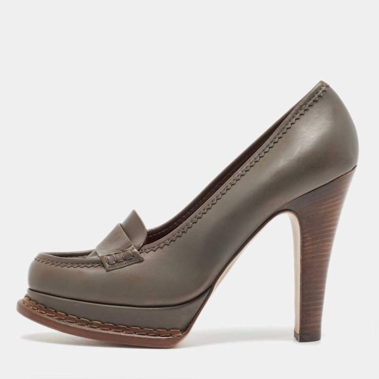 مملوكة مسبقًا Saint Laurent Grey Leather Platform Loafer Pumps Size 40