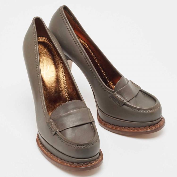 مملوكة مسبقًا Saint Laurent Grey Leather Platform Loafer Pumps Size 40