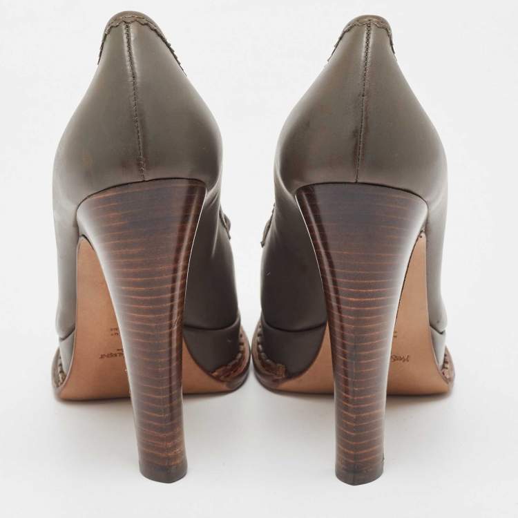 مملوكة مسبقًا Saint Laurent Grey Leather Platform Loafer Pumps Size 40