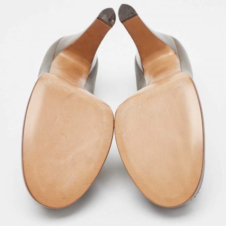مملوكة مسبقًا Saint Laurent Grey Leather Platform Loafer Pumps Size 40