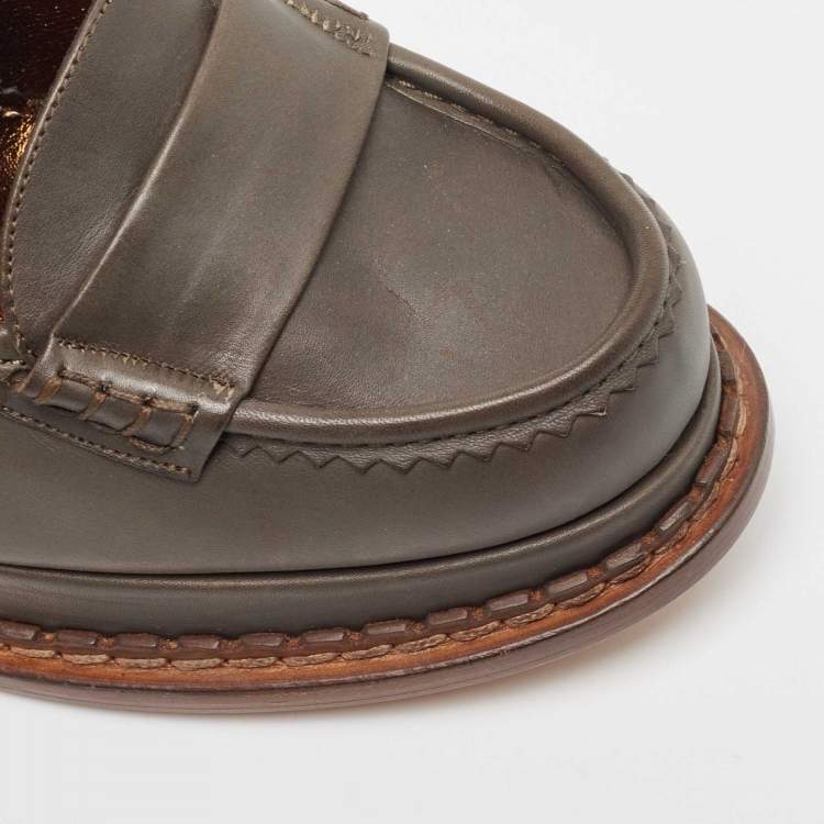 مملوكة مسبقًا Saint Laurent Grey Leather Platform Loafer Pumps Size 40