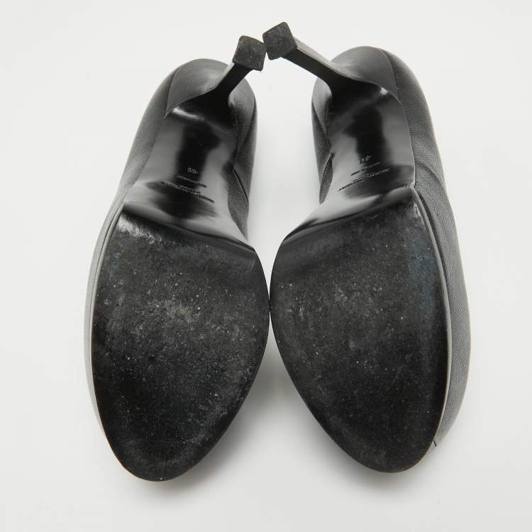 Pre Owned Saint Laurent  Black Texture Leather Tribtoo Pumps Size 41