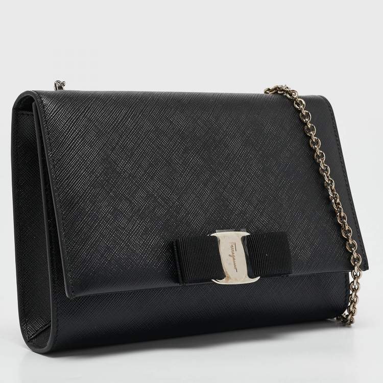 Pre Owned Salvatore Ferragamo Black Leather Vara Bow Chain Bag