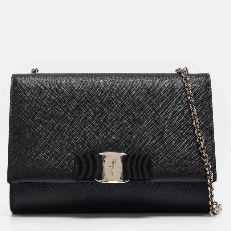 Pre Owned Salvatore Ferragamo Black Leather Vara Bow Chain Bag
