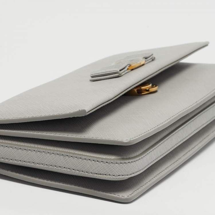 Pre Owned Salvatore Ferragamo Grey Leather Camy Wristlet Clutch