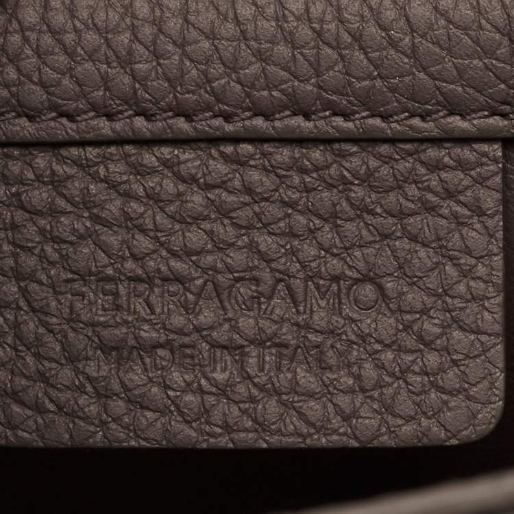 Pre Owned Salvatore Ferragamo Hug Dark Beige Leather Clutch