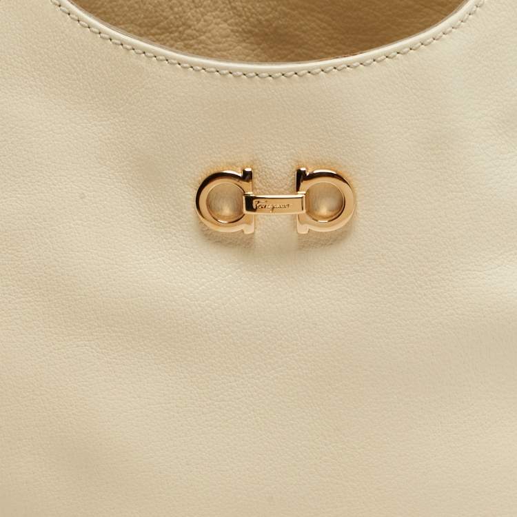 Pre Owned Salvatore Ferragamo Betulla Cream Leather Tote