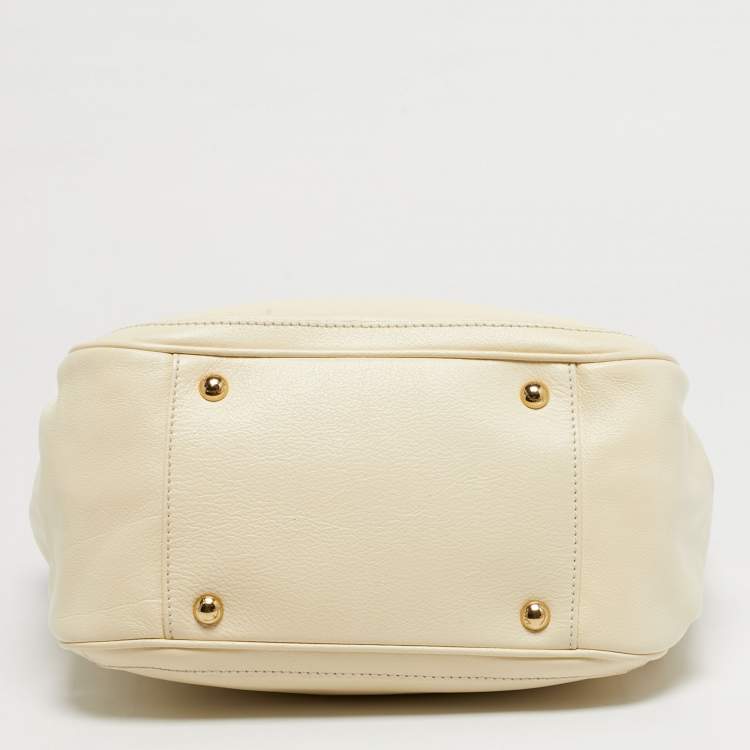 Pre Owned Salvatore Ferragamo Betulla Cream Leather Tote