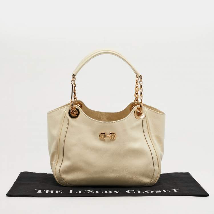 Pre Owned Salvatore Ferragamo Betulla Cream Leather Tote