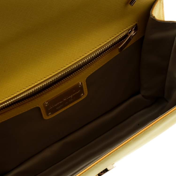 مملوكة مسبقًا Salvatore Ferragamo Yellow Leather Ginny Shoulder Bag