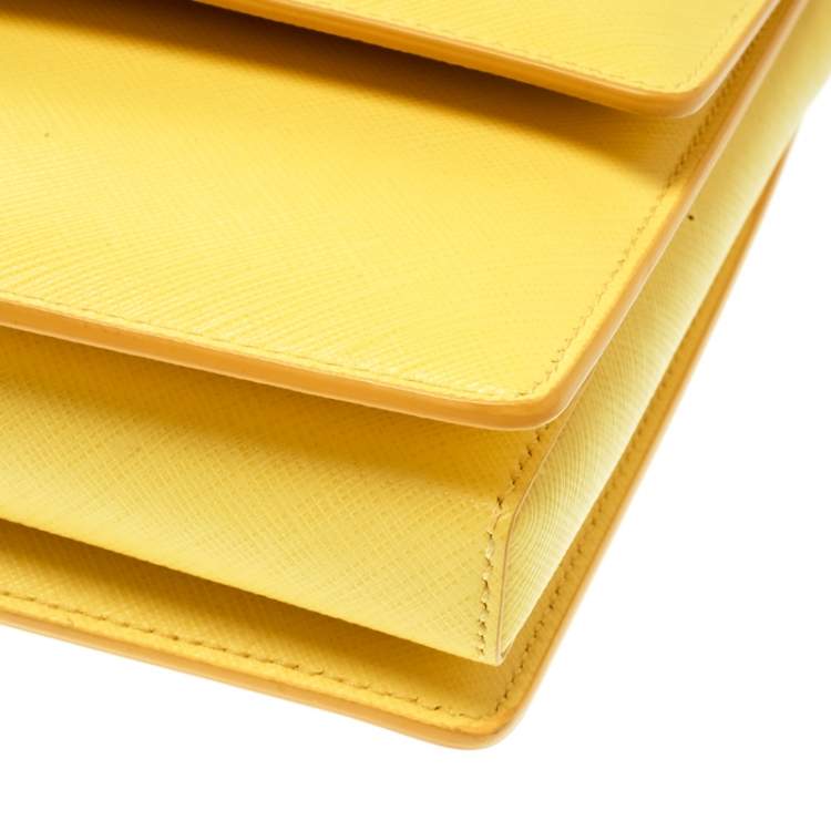 مملوكة مسبقًا Salvatore Ferragamo Yellow Leather Ginny Shoulder Bag