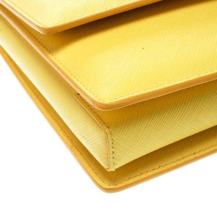 مملوكة مسبقًا Salvatore Ferragamo Yellow Leather Ginny Shoulder Bag