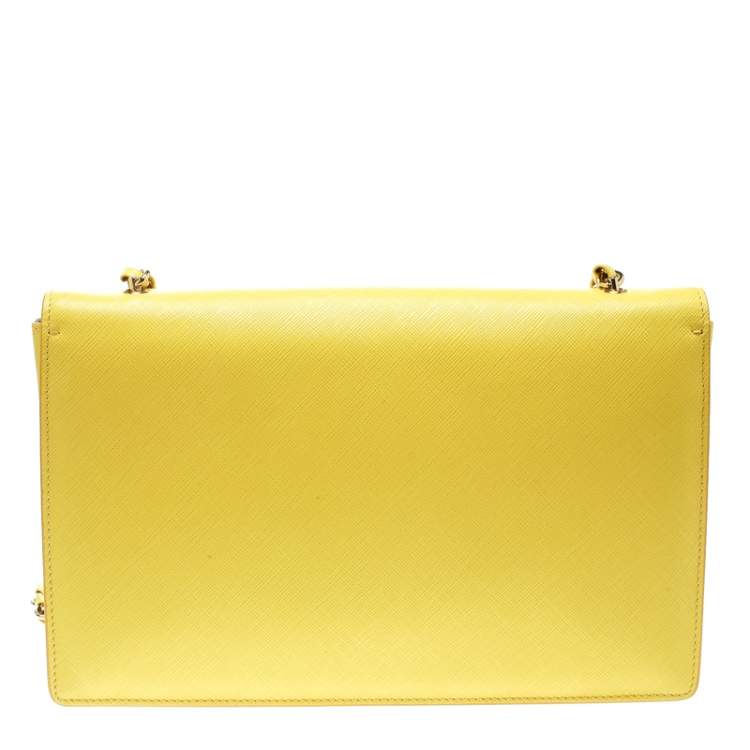 مملوكة مسبقًا Salvatore Ferragamo Yellow Leather Ginny Shoulder Bag