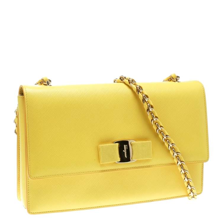 مملوكة مسبقًا Salvatore Ferragamo Yellow Leather Ginny Shoulder Bag