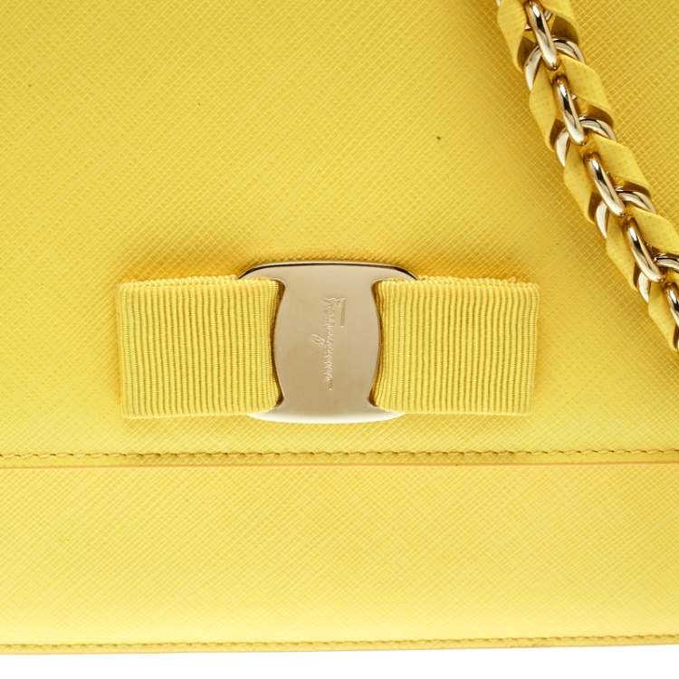 مملوكة مسبقًا Salvatore Ferragamo Yellow Leather Ginny Shoulder Bag