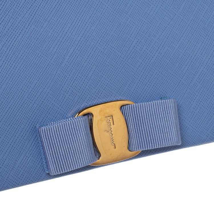 Pre Owned Salvatore Ferragamo Light Blue Leather Miss Vara Wallet On Chain
